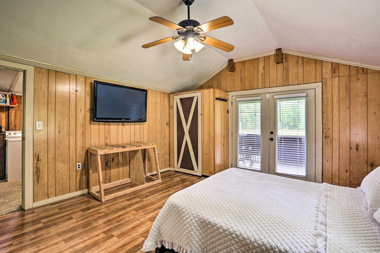 1950S Serenity Pond Cabin With View Peace And Quiet! タラデガ エクステリア 写真