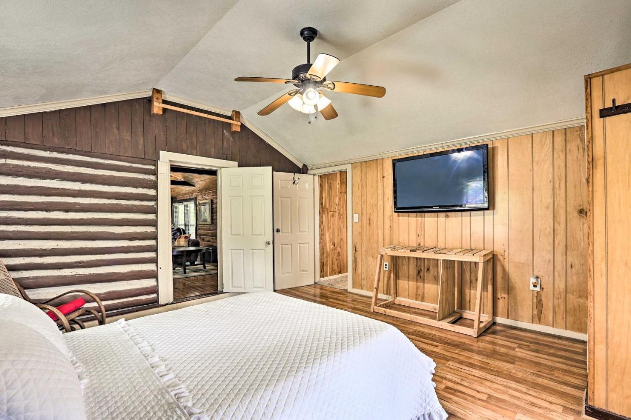 1950S Serenity Pond Cabin With View Peace And Quiet! タラデガ エクステリア 写真